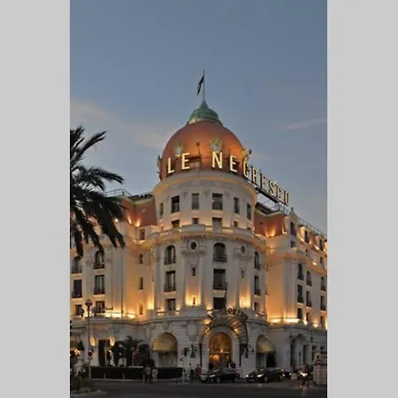 Superbe Sur アパート